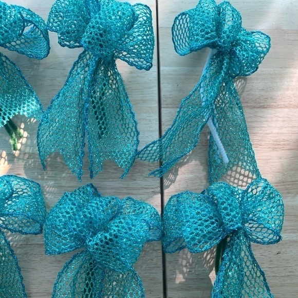 TWELVE Handmade Bows - Picture 6 of 7